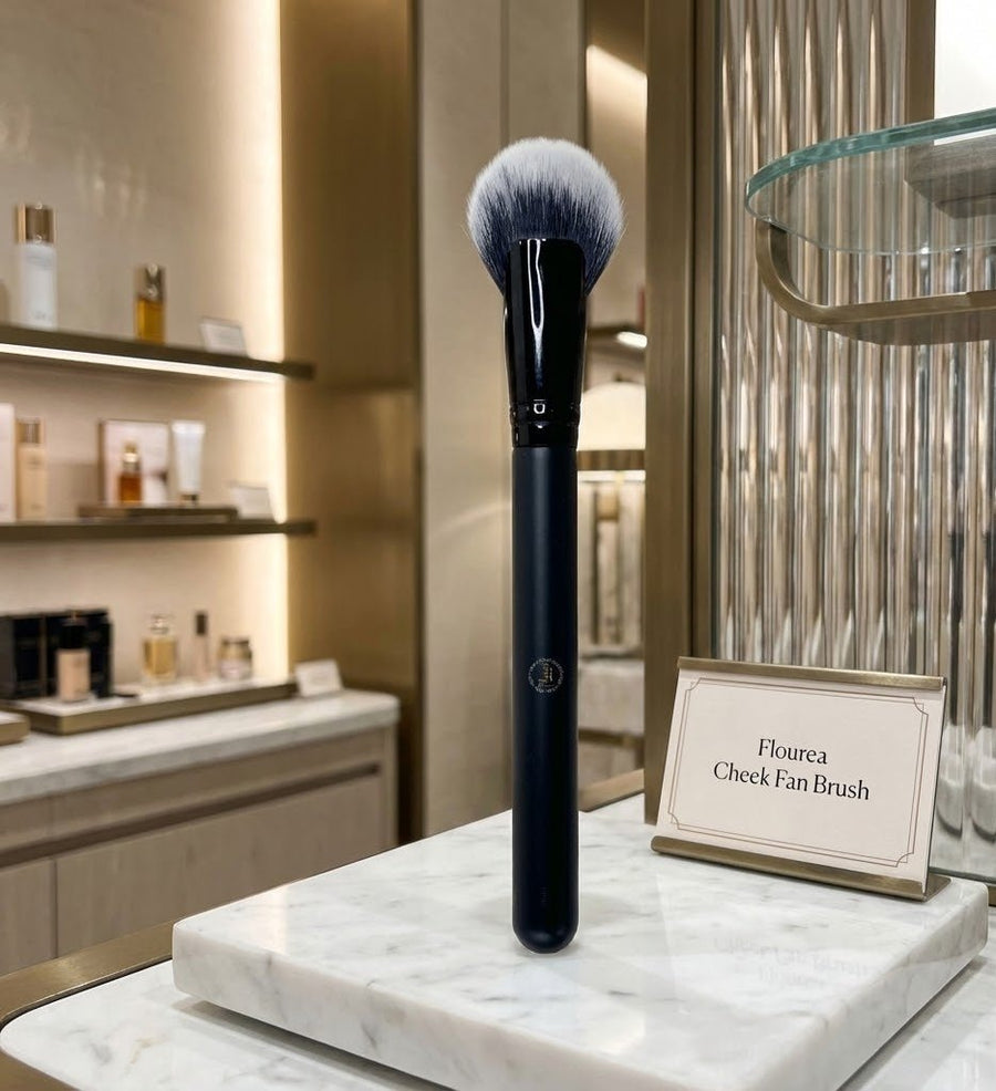 Blush & Contour Fan Brush - Master Makeup Application Tool!