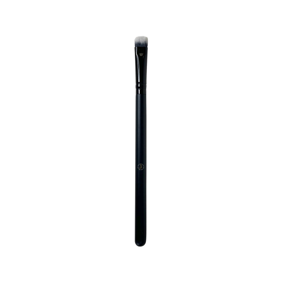 Achieve flawless eyeshadow with our premium Packing Eye Brush